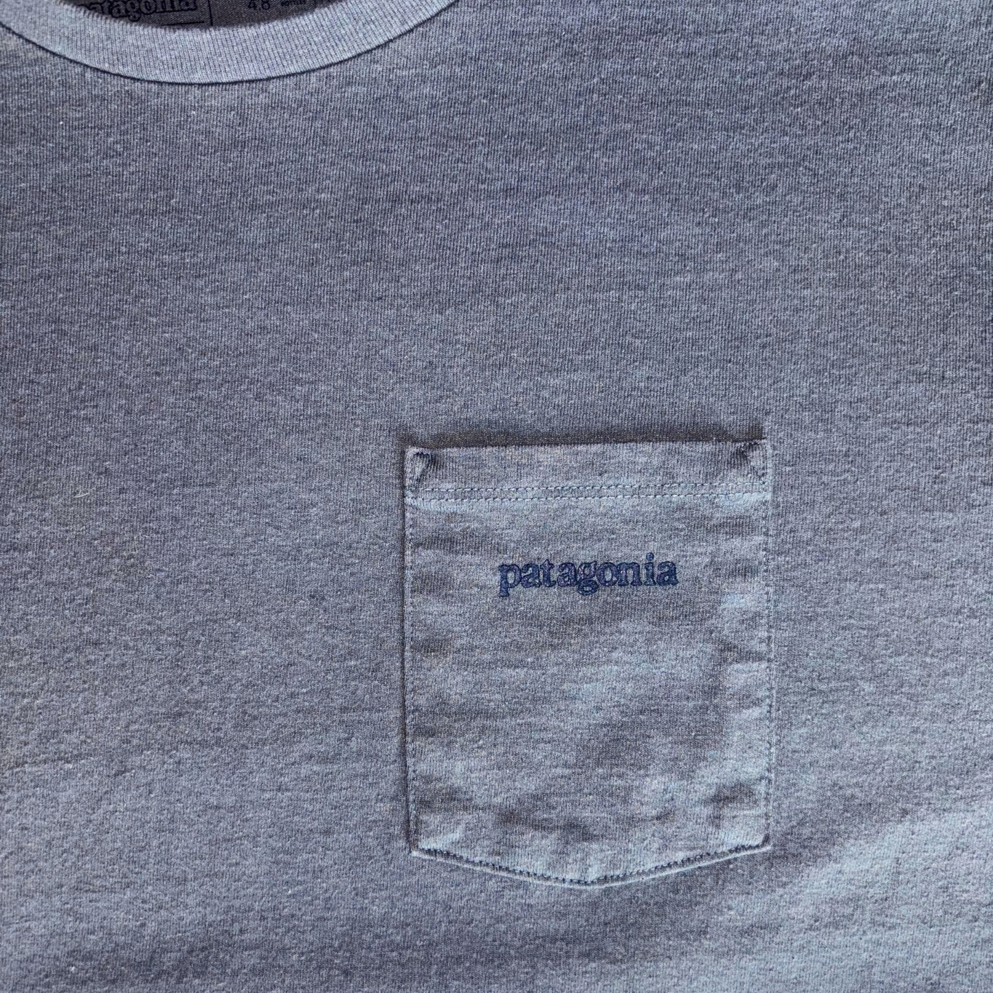 Patagonia Gray T-Shirt – Front Pocket, Mountain Graphic (Size L)