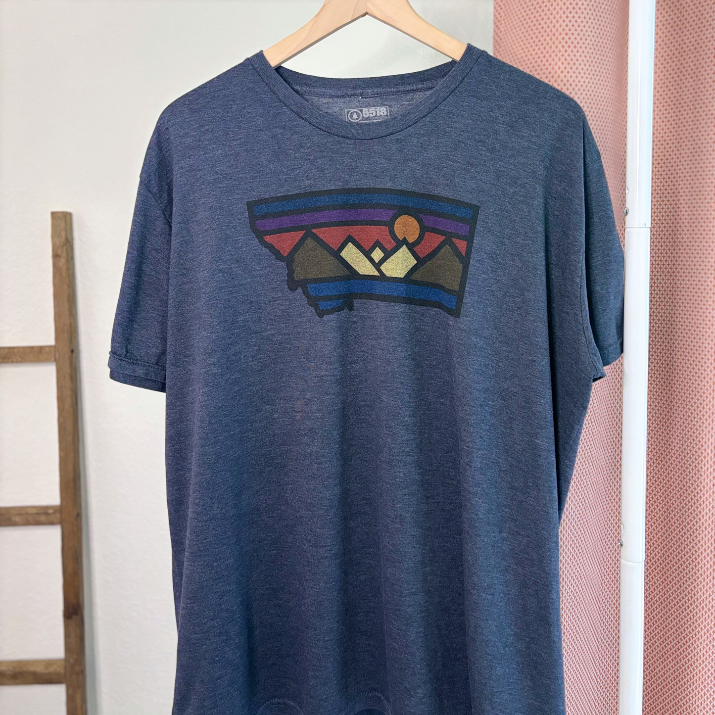Montana Graphic T-Shirt – Retro Mountain Sunset Tee (Size 2X)